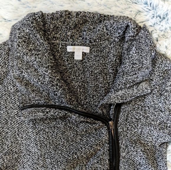 New York and Company knit sweater - Picture 2 of 4